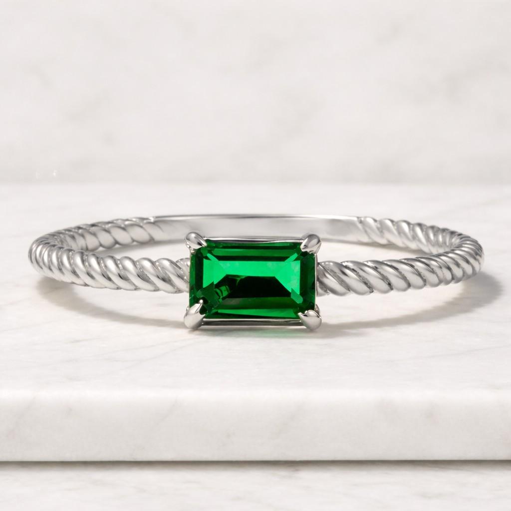 emerald cut diamond ring