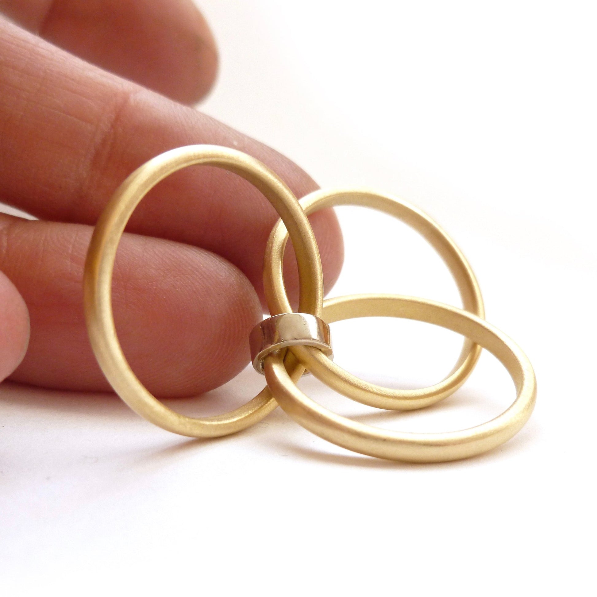 14k_yellow_Gold_Linked_Ring