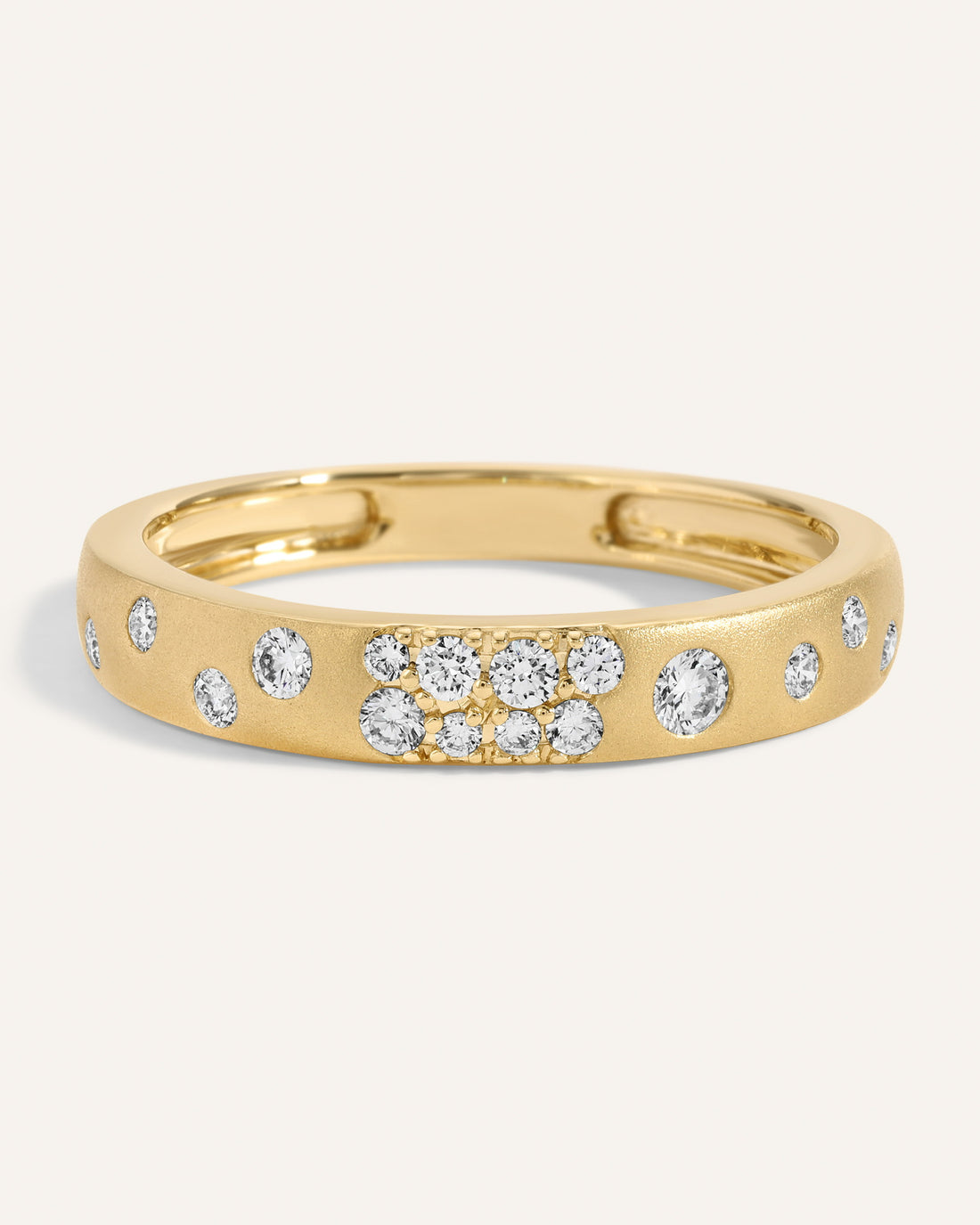 Certified_Round_Diamond_Scattered_Wedding_Band