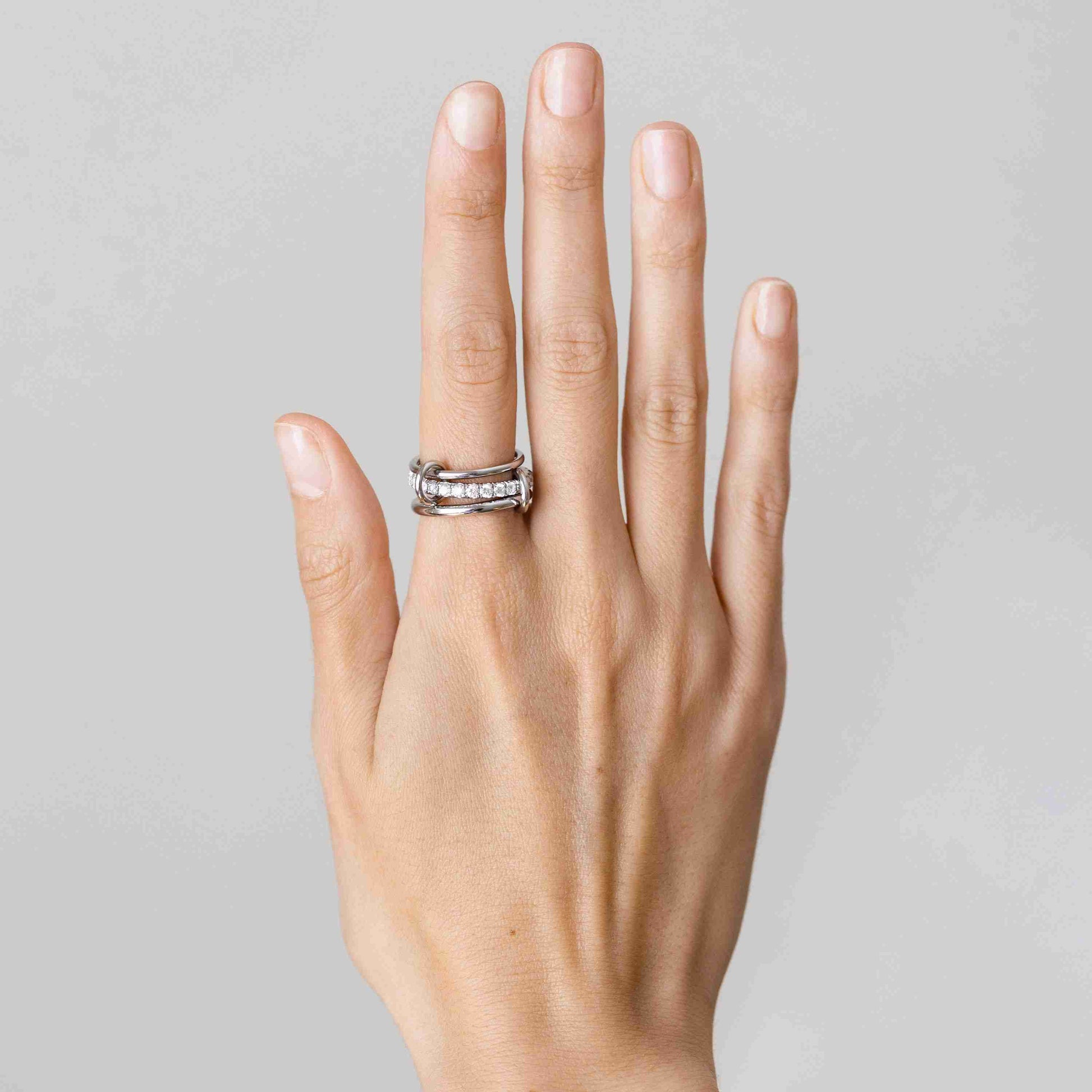 Diamond Link Connected Ring