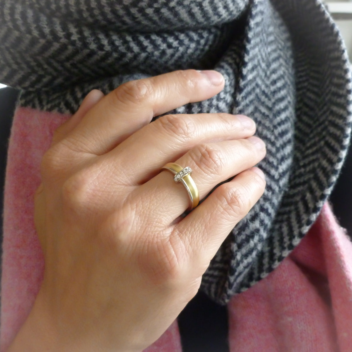 Gold_Interlocking_Ring