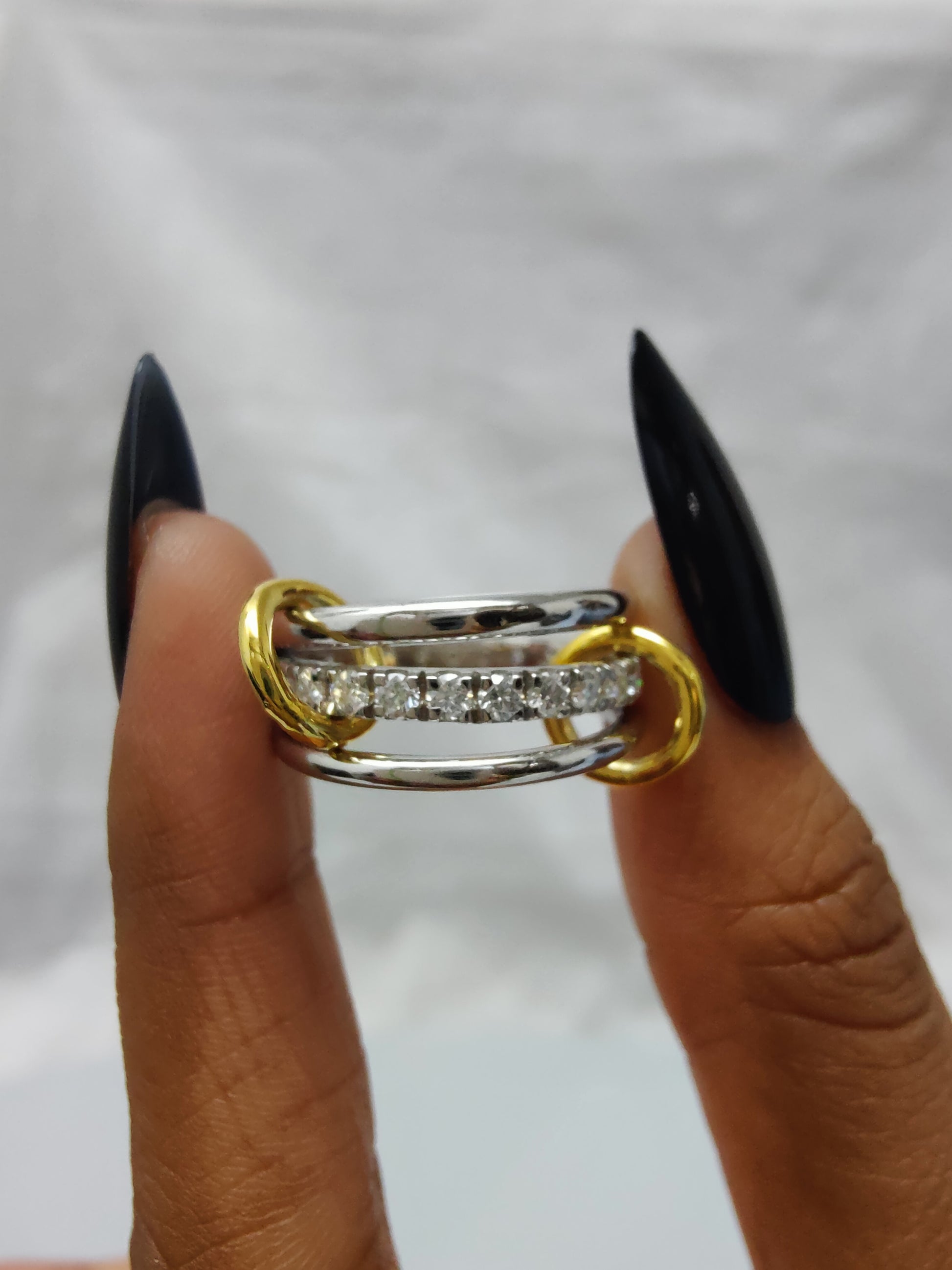 Gold_Interlocking_Ring_1c581cc9
