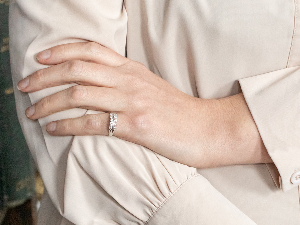 Moissanite_Diamond_Ring