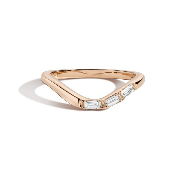 Moissanite_V_Shape_Ring