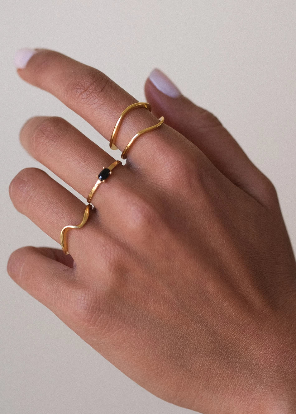 Oval_Cut_Black_Gemstone_Ring