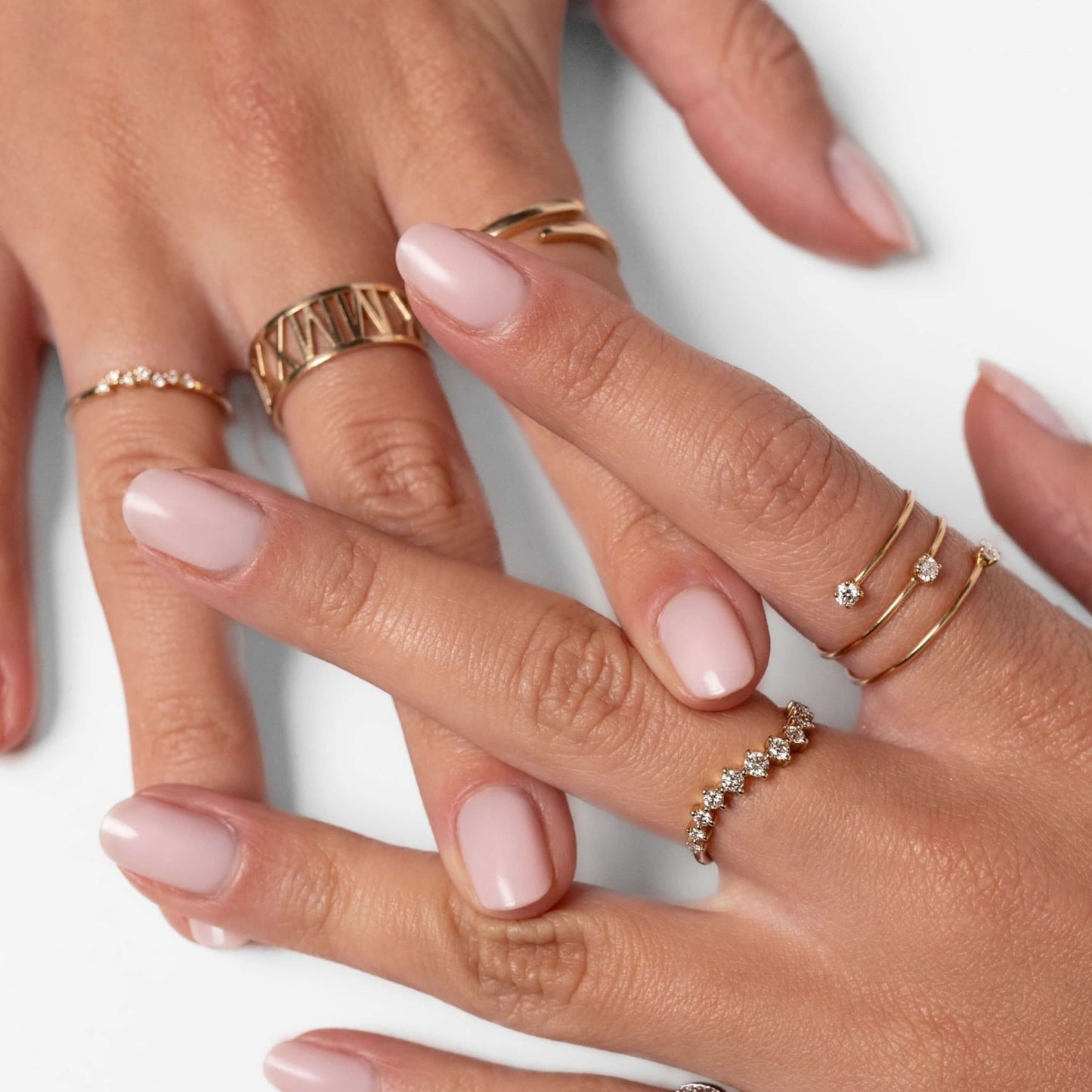 Round Cut Diamond Spiral Band For Her