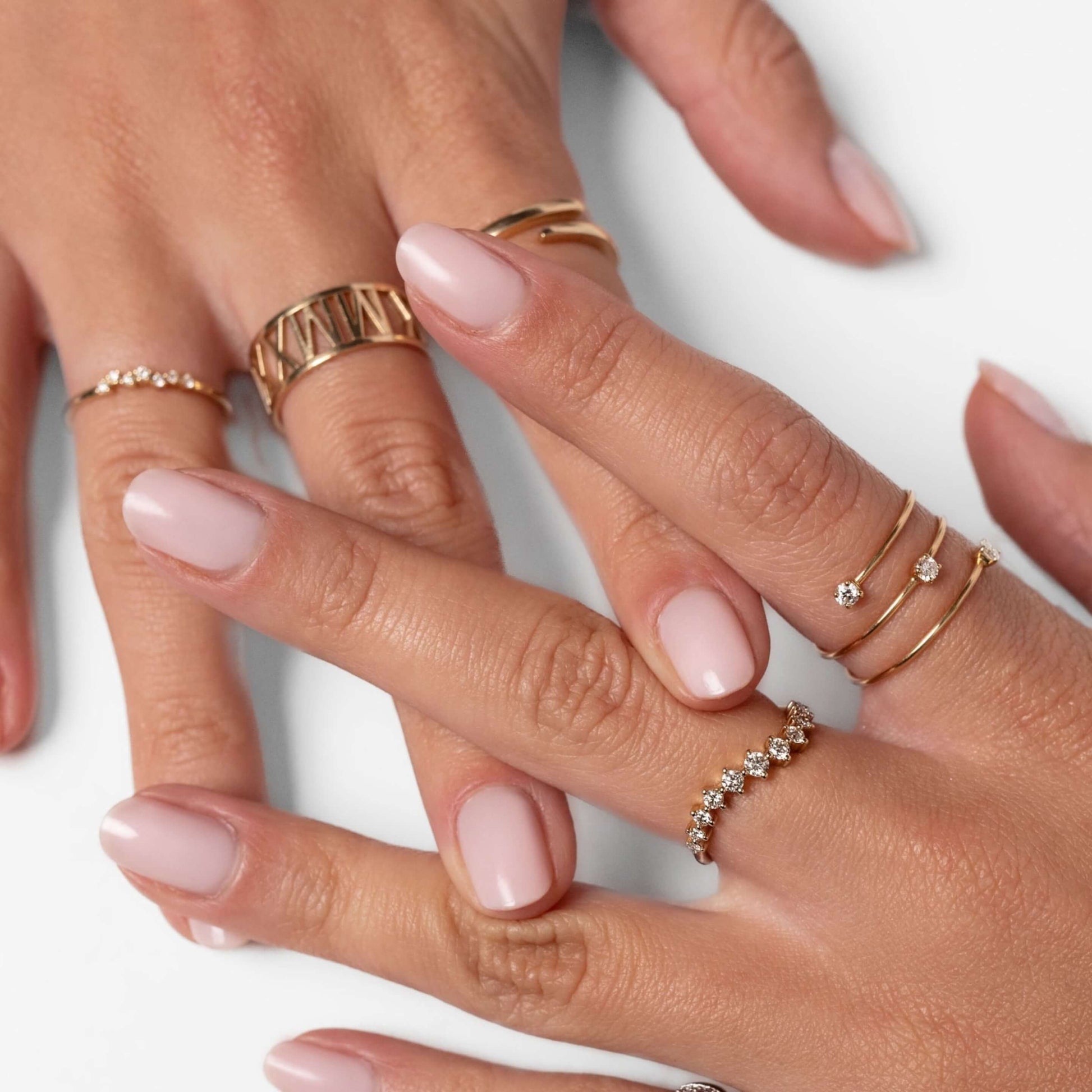 Round Cut Diamond Spiral Band For Her