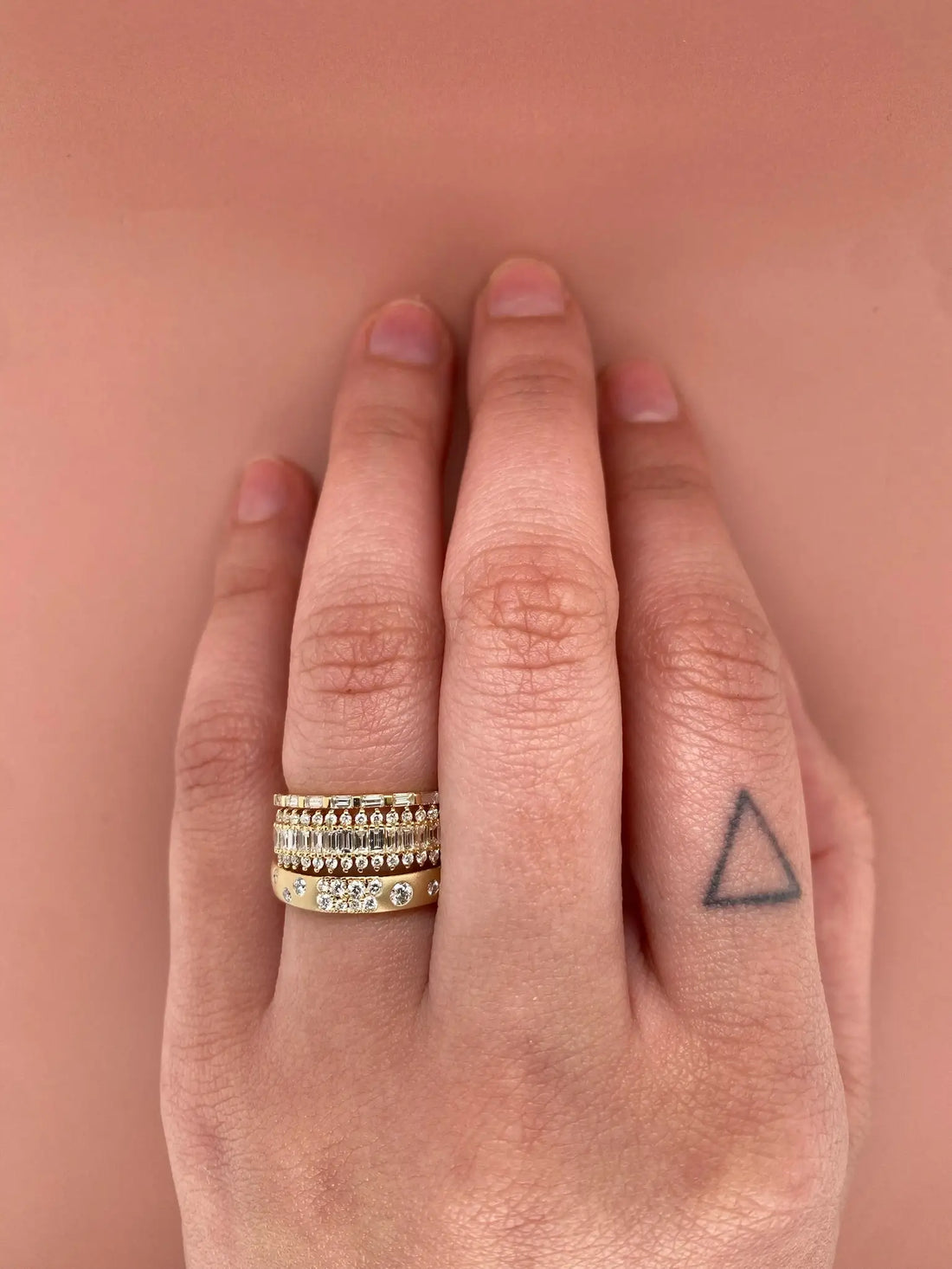 Scattered_Diamond_Cigar_Band_Ring