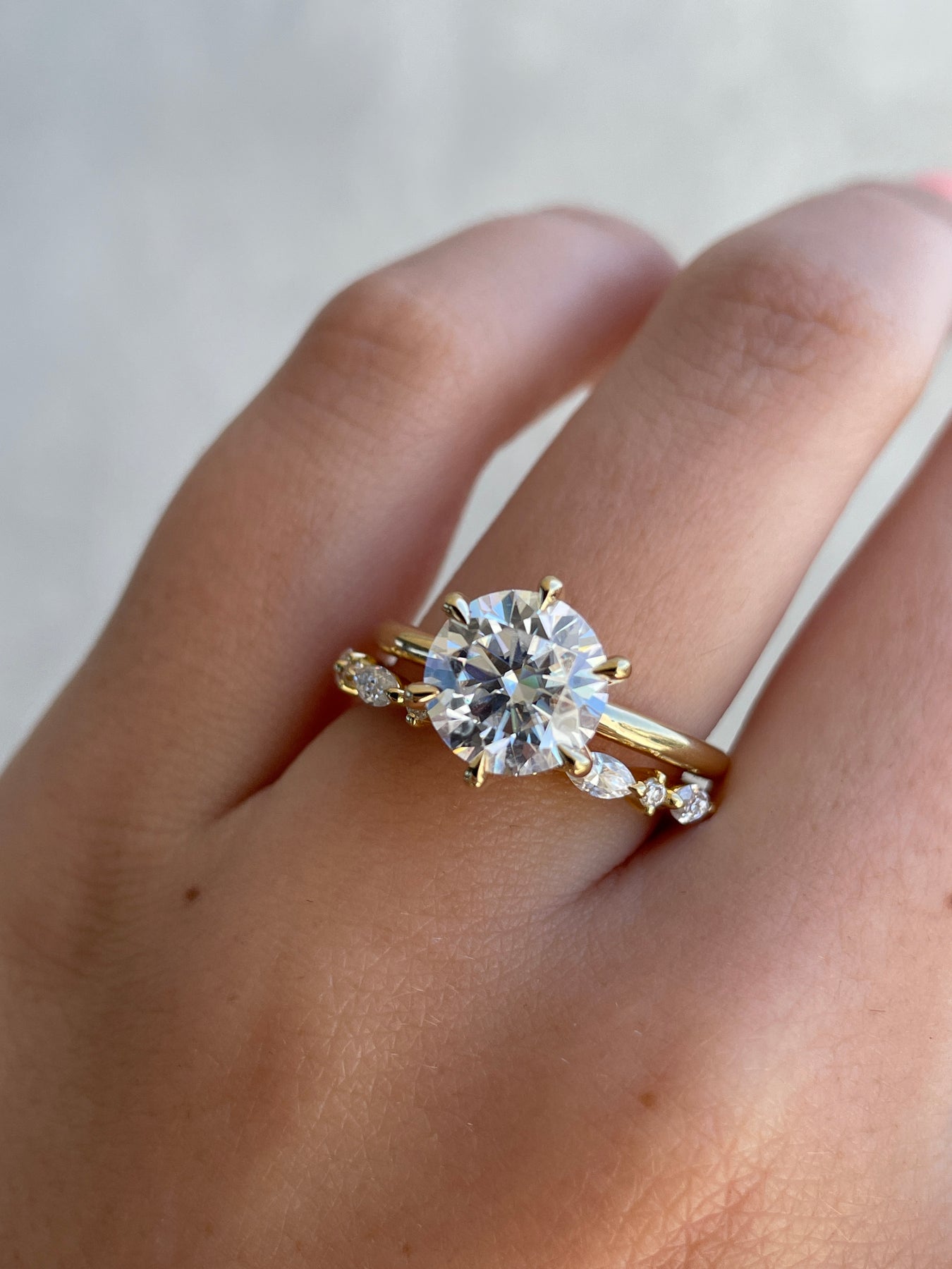 Shared_Prong_Wedding_Band_