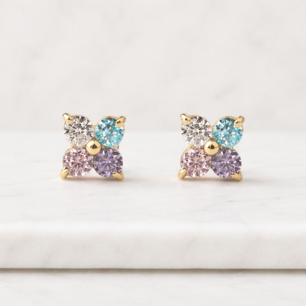 modern earrings gold dainty earrings gold triangle earrings gold designer earrings polished gold studs shiny gold earrings gold women jewelry gold chic earrings
