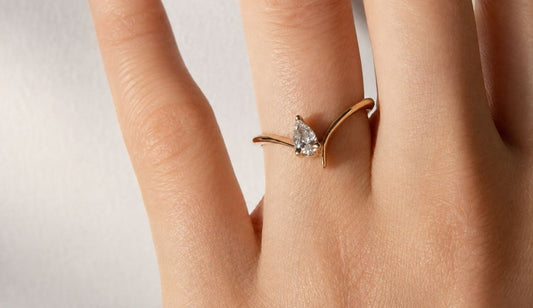 Pear-Shaped Lab-Grown Diamond Rings