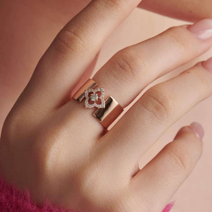 10K Gold Round Diamond Floral Proposal Ring
