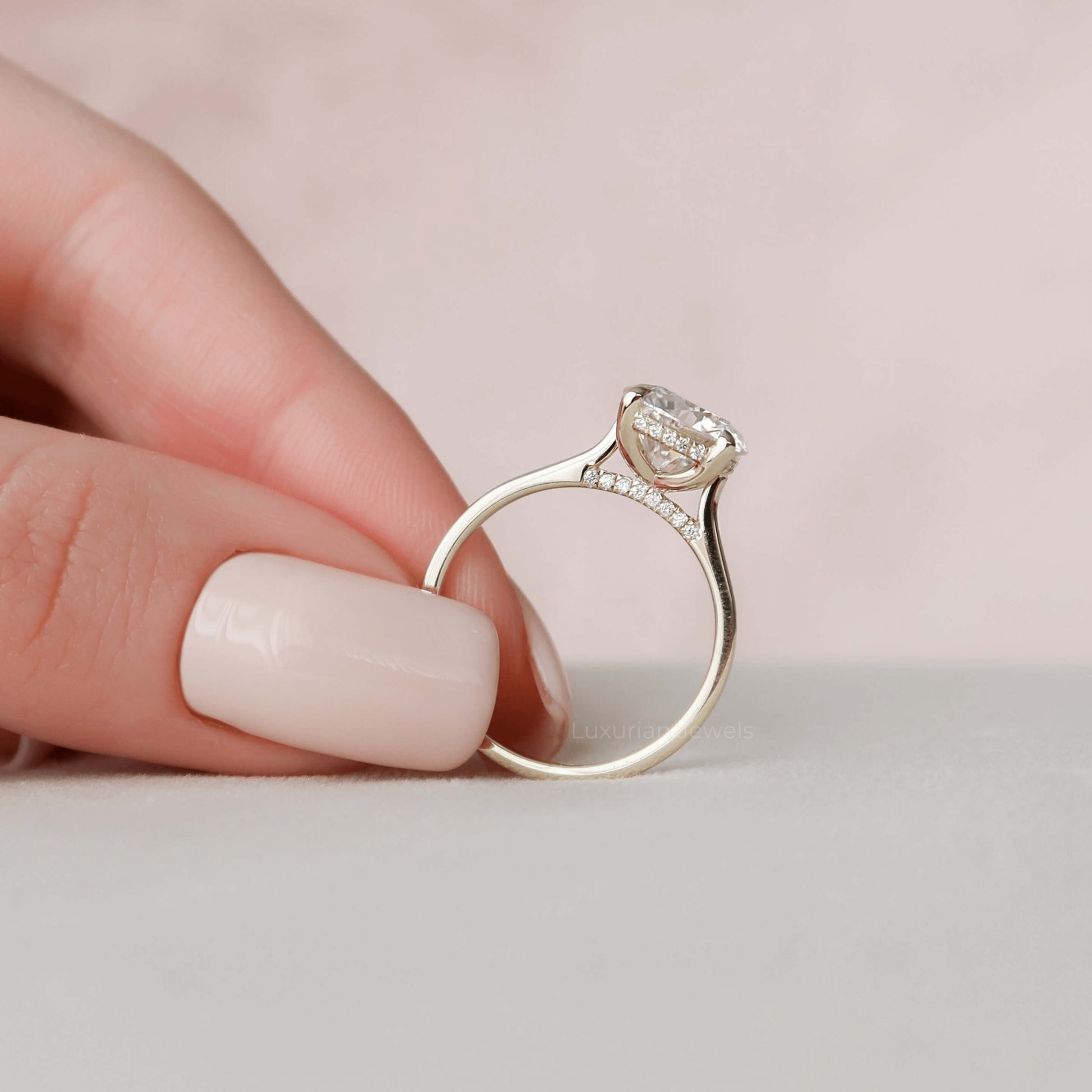 10k Round Cut Diamond Engagement Ring With Hidden Halo