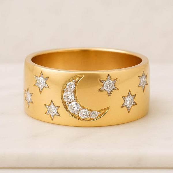 Round cut diamond in flush setting 