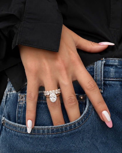 Oval Cut Moissanite Engagement Ring Set