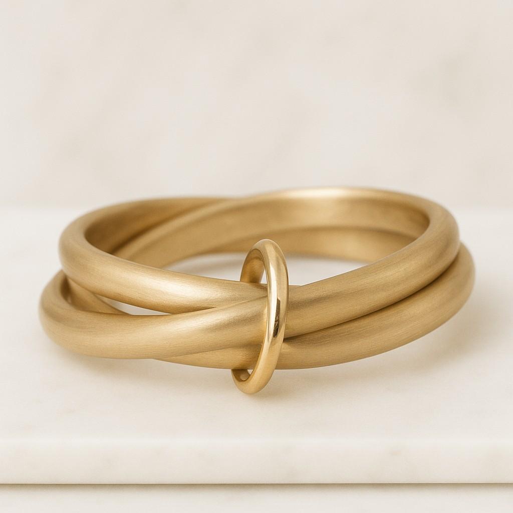 Heavy Fit Yellow Gold Link Connected Ring – Luxurian Jewels