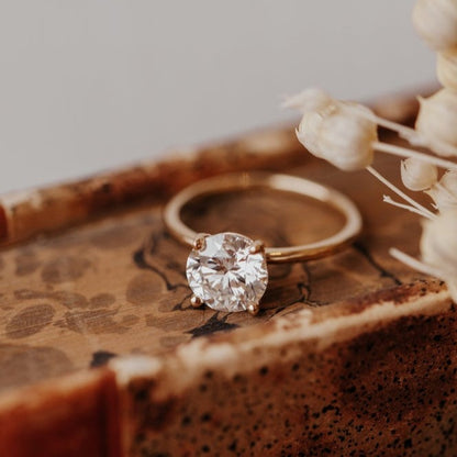 14K Gold Oval Lab Grown Diamond Engagement Ring