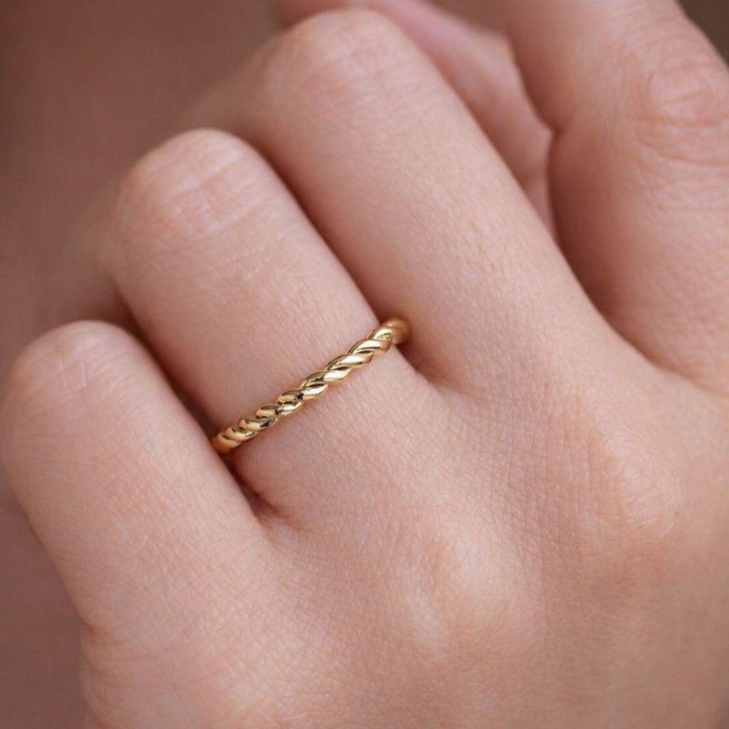14K Solid Gold Mobius Wedding Band – Minimalist Twist Ring, Infinity Gold Band for Couples, Unique Wedding Ring
