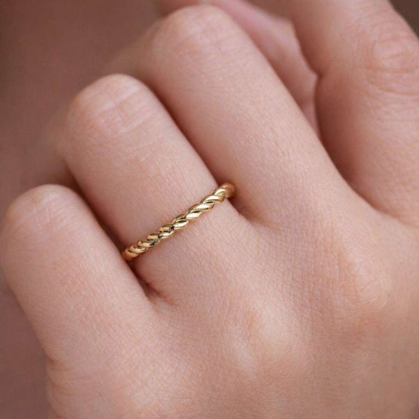 14K Solid Gold Mobius Wedding Band – Minimalist Twist Ring, Infinity Gold Band for Couples, Unique Wedding Ring
