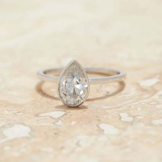 14K Solid Gold Pear Cut Solitaire Ring, 14K Yellow Gold Solitaire Ring, Pear Shaped Bezel Set Stackable Anniversary Ring for Women