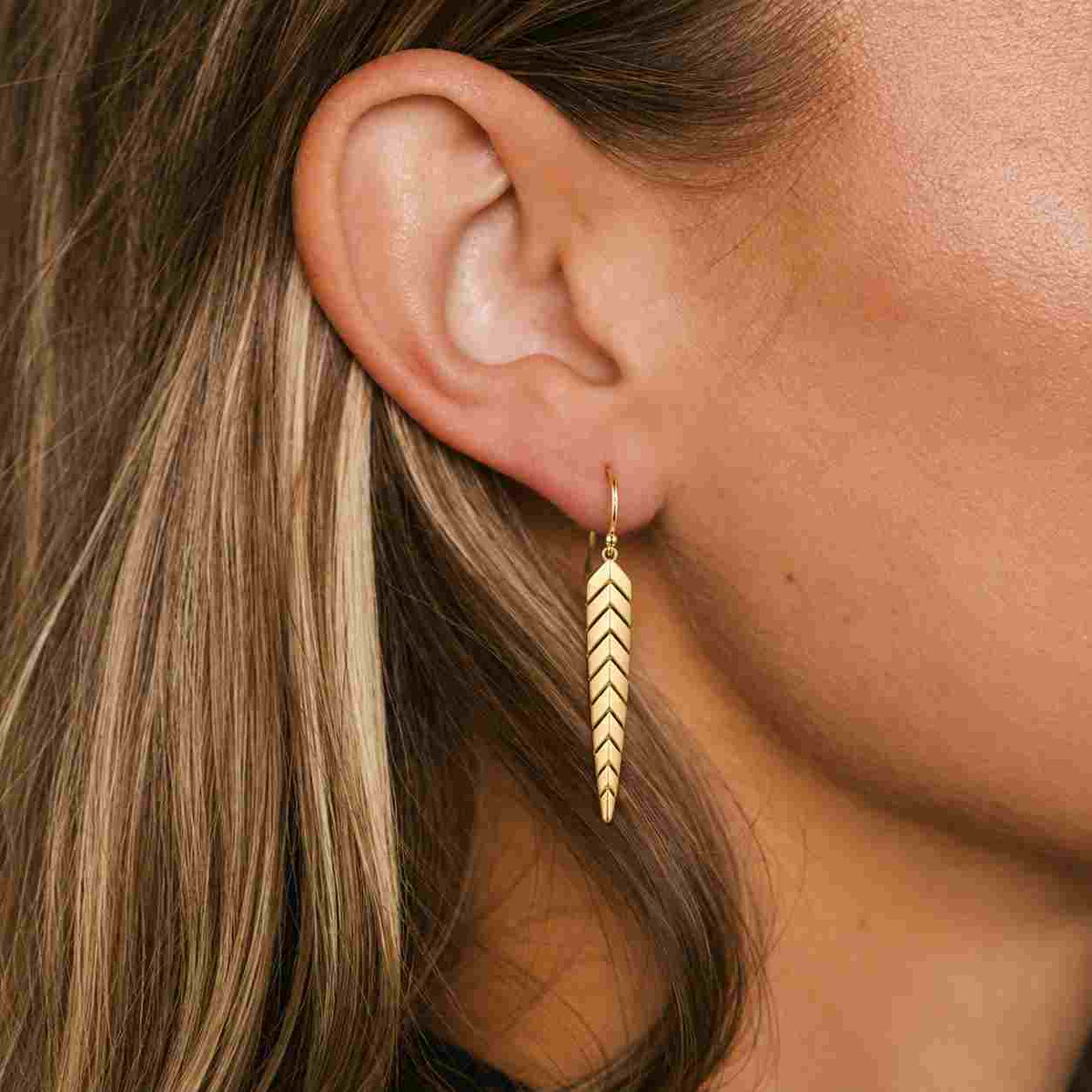 14k solid gold ribbed hoop earrings, chunky twisted hoops, vintage statement earrings, minimalist gold hoops, everyday jewelry gift
