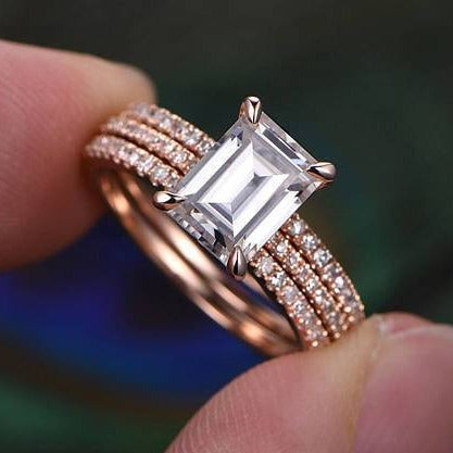 14K Yellow Gold Emerald Moissanite Bridal Ring Set