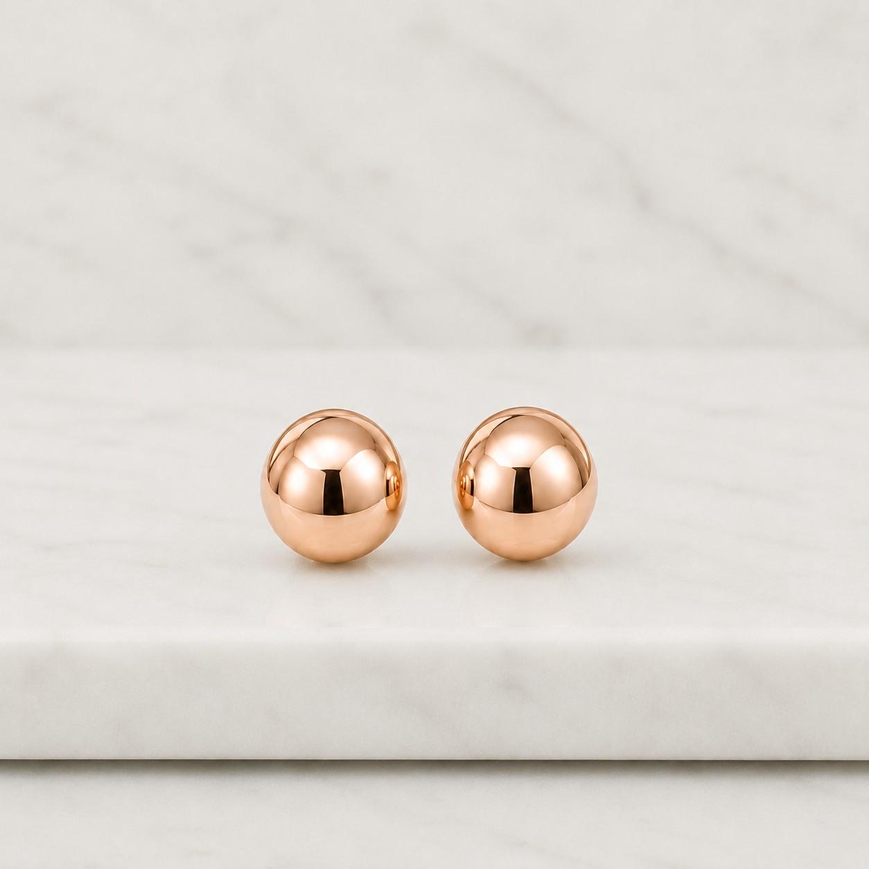 14 karat yellow gold diamond cut ball stud earrings
