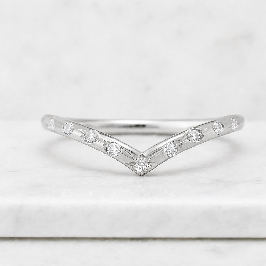 14k gold diamond chevron ring stackable "v" ring
