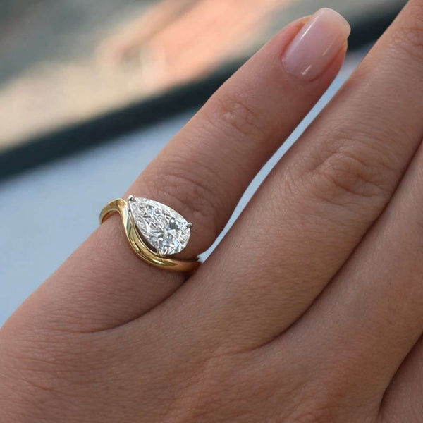 14k Gold Pear Moissanite Wave Wedding Band