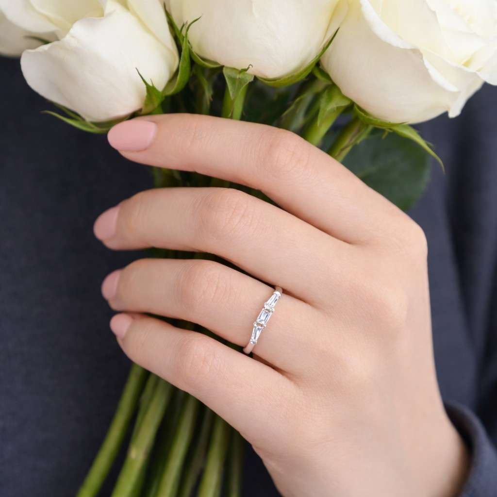 14k solid gold curved wedding band for women