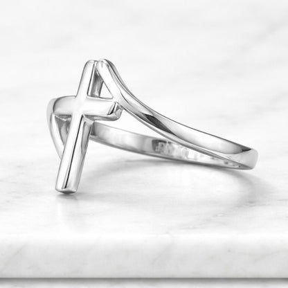 14k Solid Gold Twisted Vine Moissanite Wedding Band / Gold Wedding Ring with Simulated Diamond / Petite Twist Ring / Sustainable Jewelry
