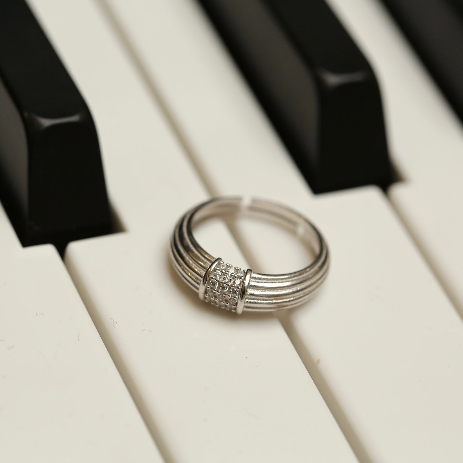14k_Thick_Band_Ring