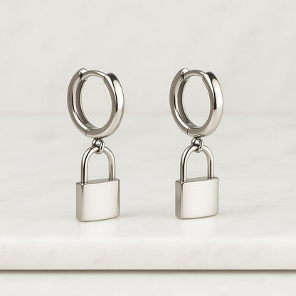 Personalized 18K Gold Name Bracelet for Women