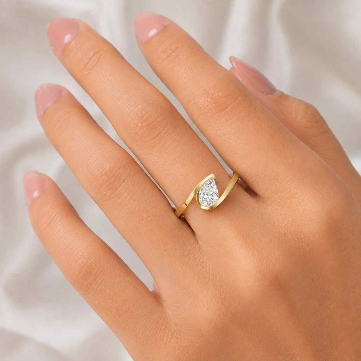  18k yellow gold, igi certified lab grown diamond, d-f color vvs-vs1, handmade new york