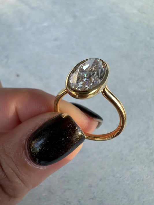 3.00_Ct_IGI_certified_lab_grown_Oval_diamond_engagement_ring