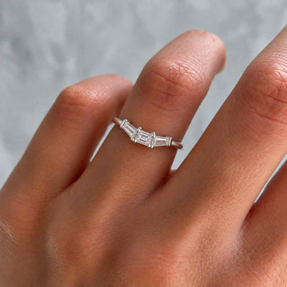 Baguette Cut Lab Grown Diamond Solitaire Band, 14K Solid Gold Tapered Shank Ring, Minimalist Wedding Band, Unisex Jewelry for Him or Her
