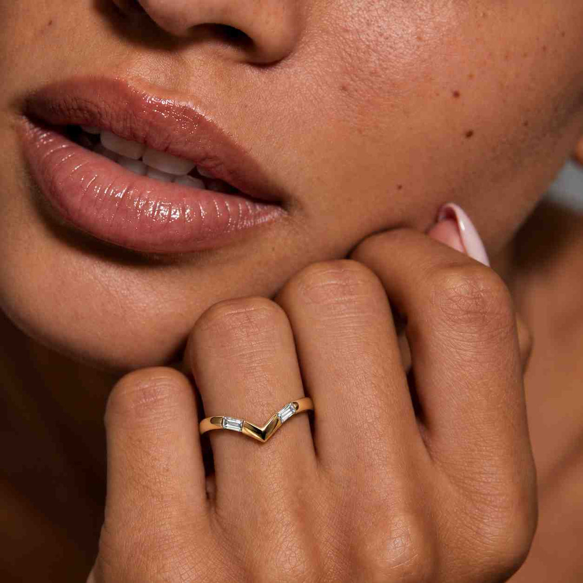 baguette diamond chevron ring, curved v wedding band, 14k solid gold art deco stacking band, anniversary gift for wife
