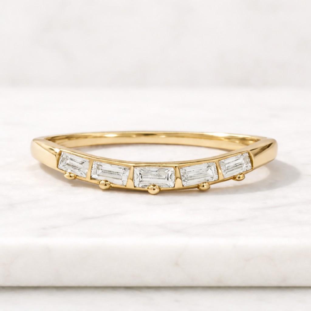 baguette & round diamond wedding ring