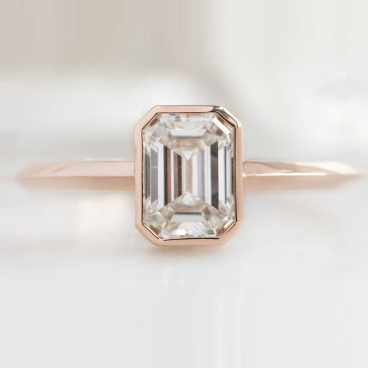 Bezel Setting Emerald Cut Diamond Wedding Ring