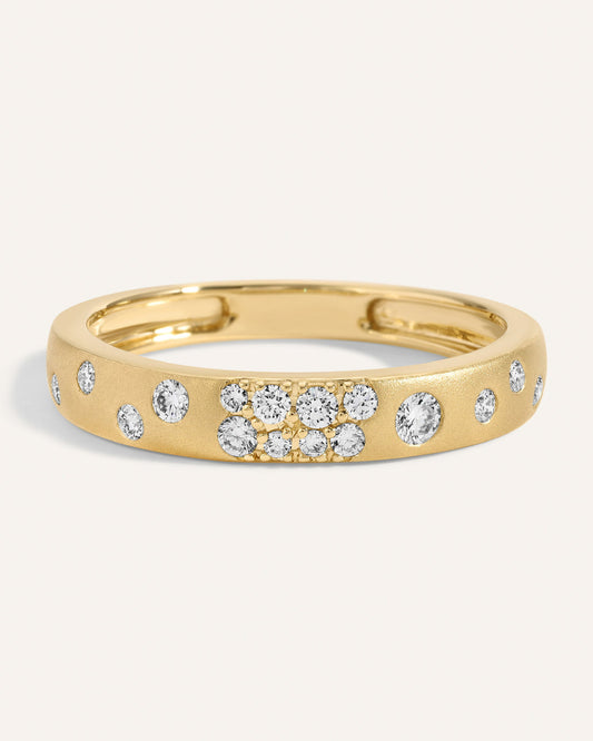 Certified_Round_Diamond_Scattered_Wedding_Band