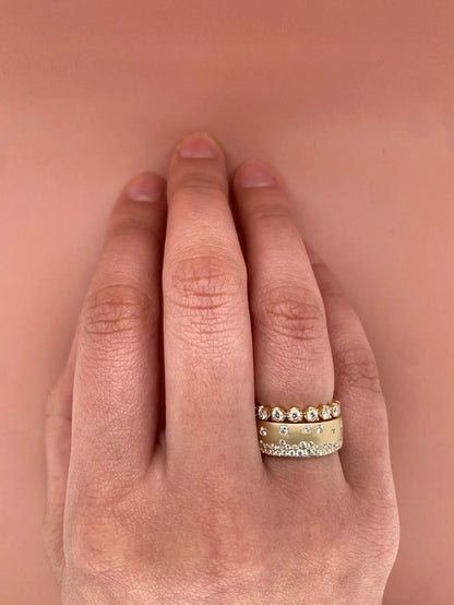 Round Cut Moissanite Diamond Cigar Band