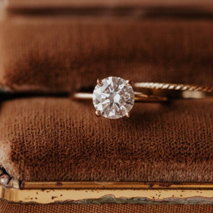 Colorless Moissanite Round Cut Engagement Ring
