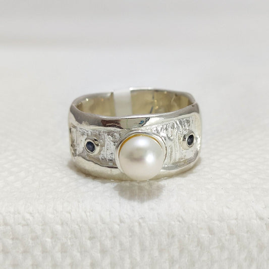 Cultured White or Black Pearl Fashion Ring