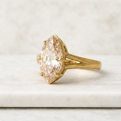 chic jewelry feminine jewelry gift for her ring lover jewelry engagement jewelry bridal accessory luxury accessory fine accessory fashion accessory trend ring signature ring eye catching ring