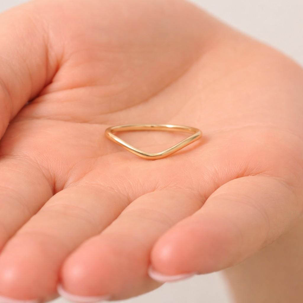 curved wedding band