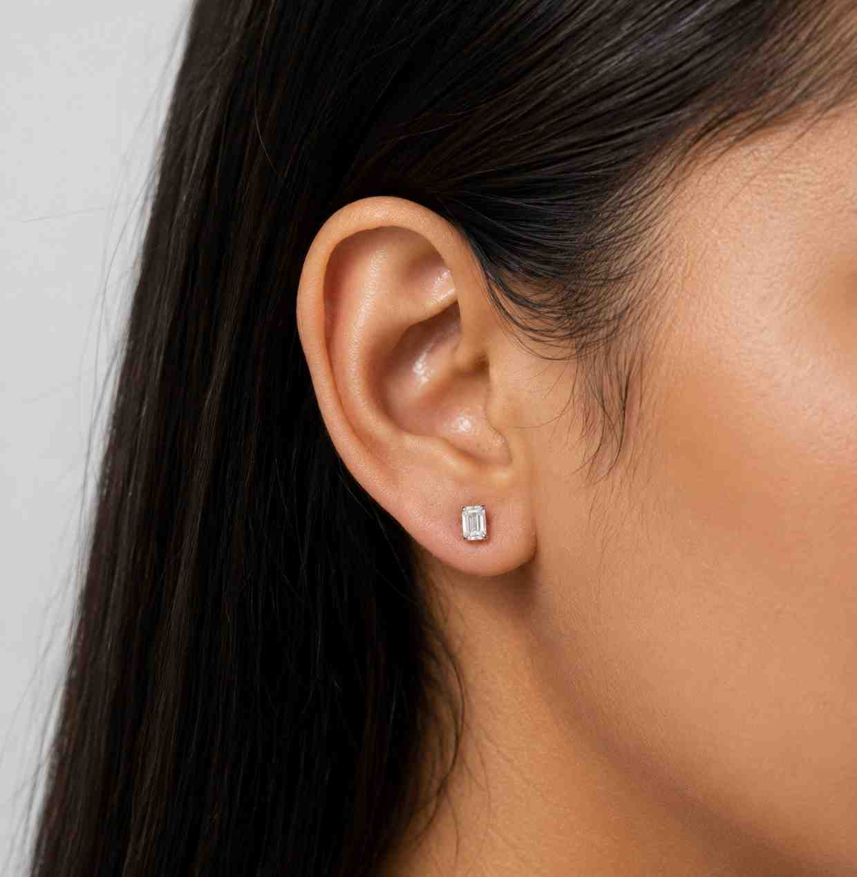 Dainty Diamond Flower Stud Earrings, Minimalist Stud Earrings, Stud Earrings for Women, Everyday Jewelry, Tiny Cz Stud Earring, Gift for Her