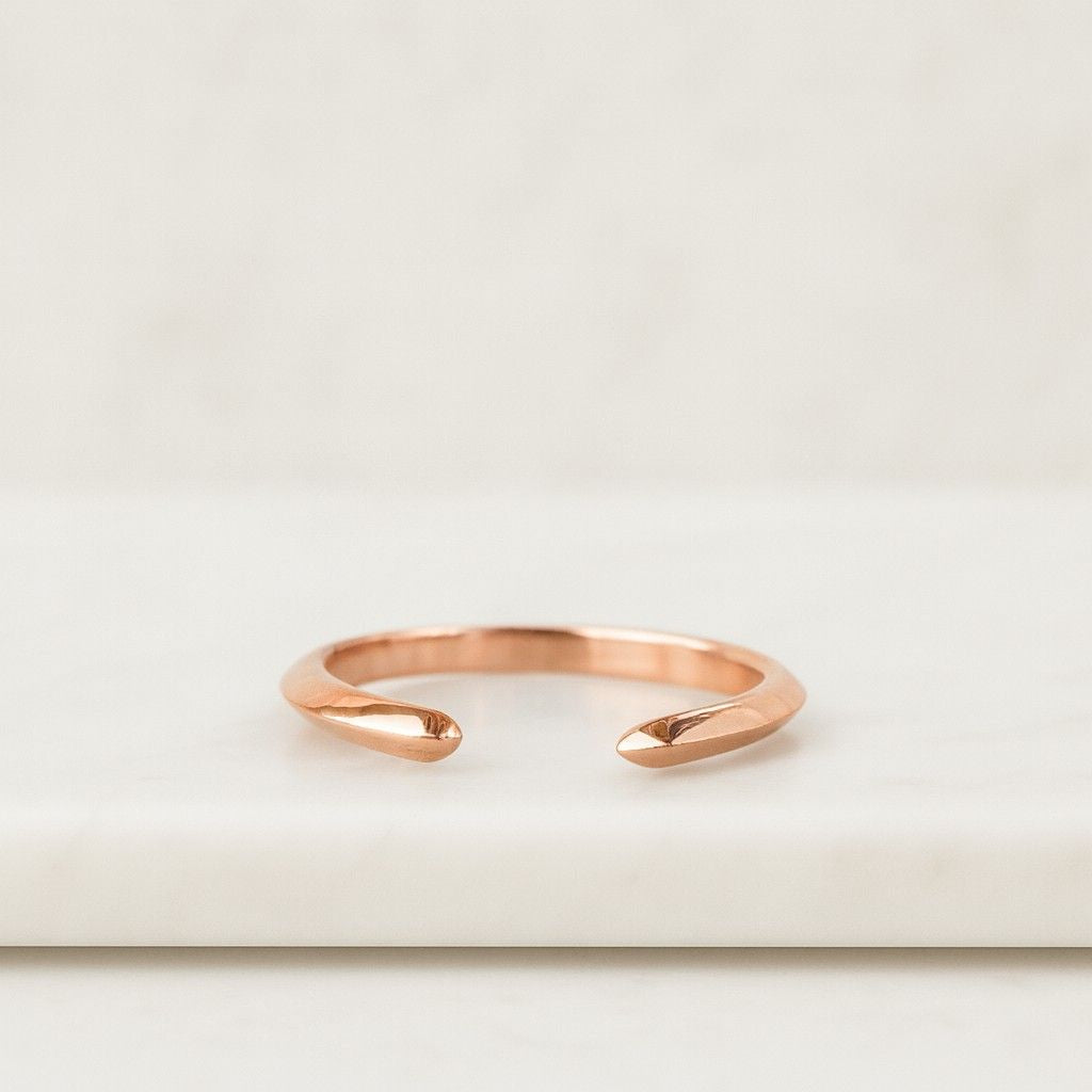 Round Cut Diamodn Band Bypass Setting Ring Everyday Ring