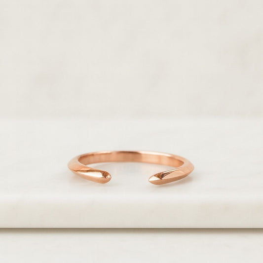 Round Cut Diamodn Band Bypass Setting Ring Everyday Ring