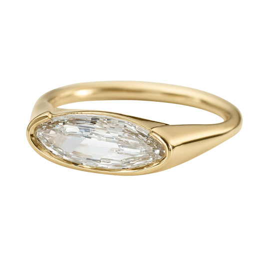 Elongated_oval_Cut_Diamond_Ring