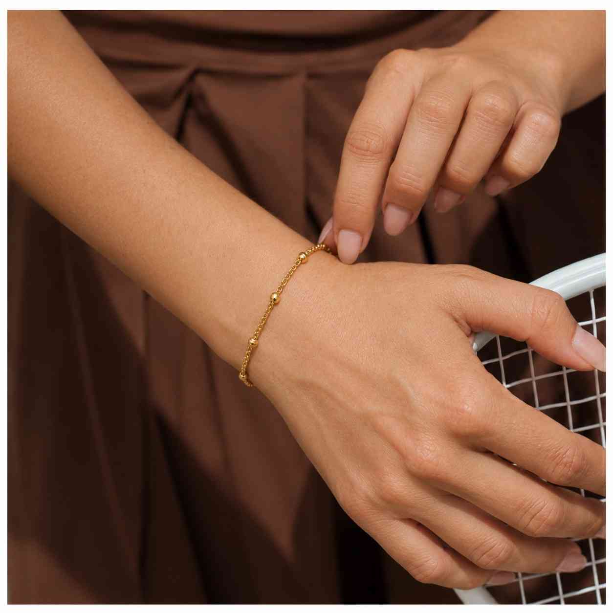 dainty emerald 18k gold bracelet for women, minimalist green gem bracelet, delicate may birthstone jewelry, birthday gifts for women